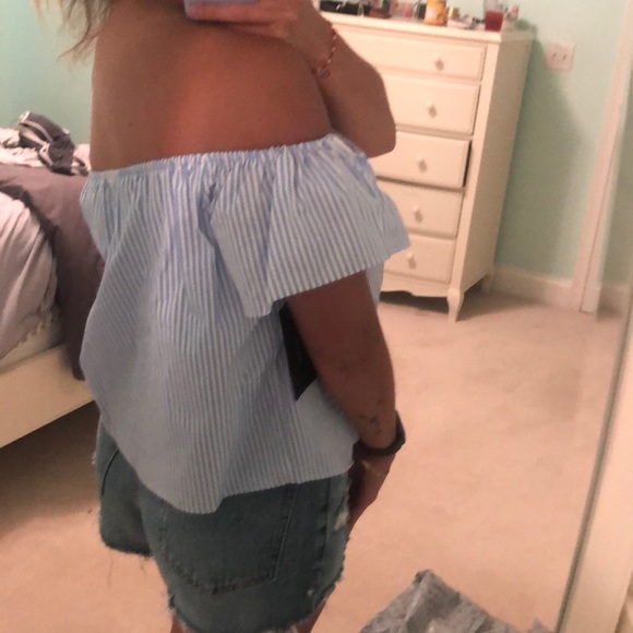 Off shoulder top - Picture 3 of 3